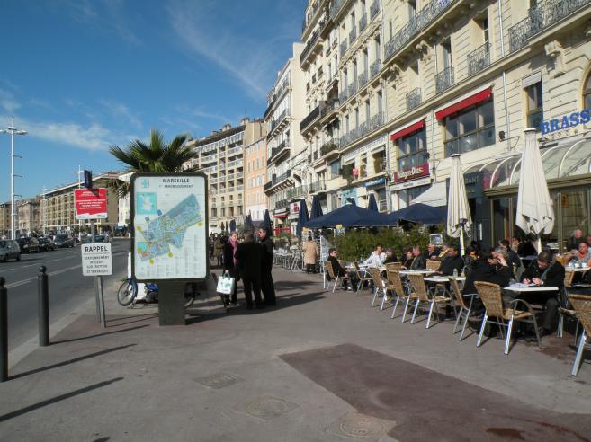  terrasses de cafés et restaurants, vieux port